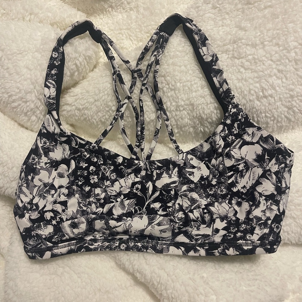 Lululemon sports bra